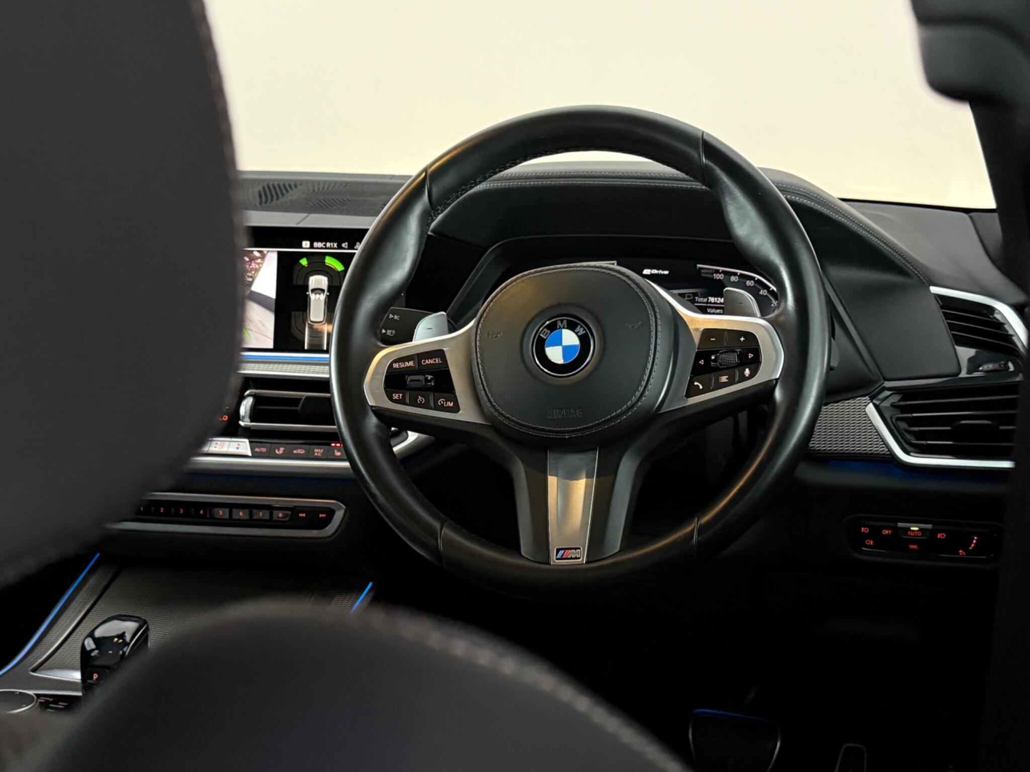 BMW X5 view 16
