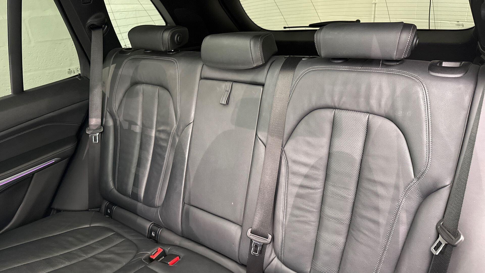 BMW X5 view 12
