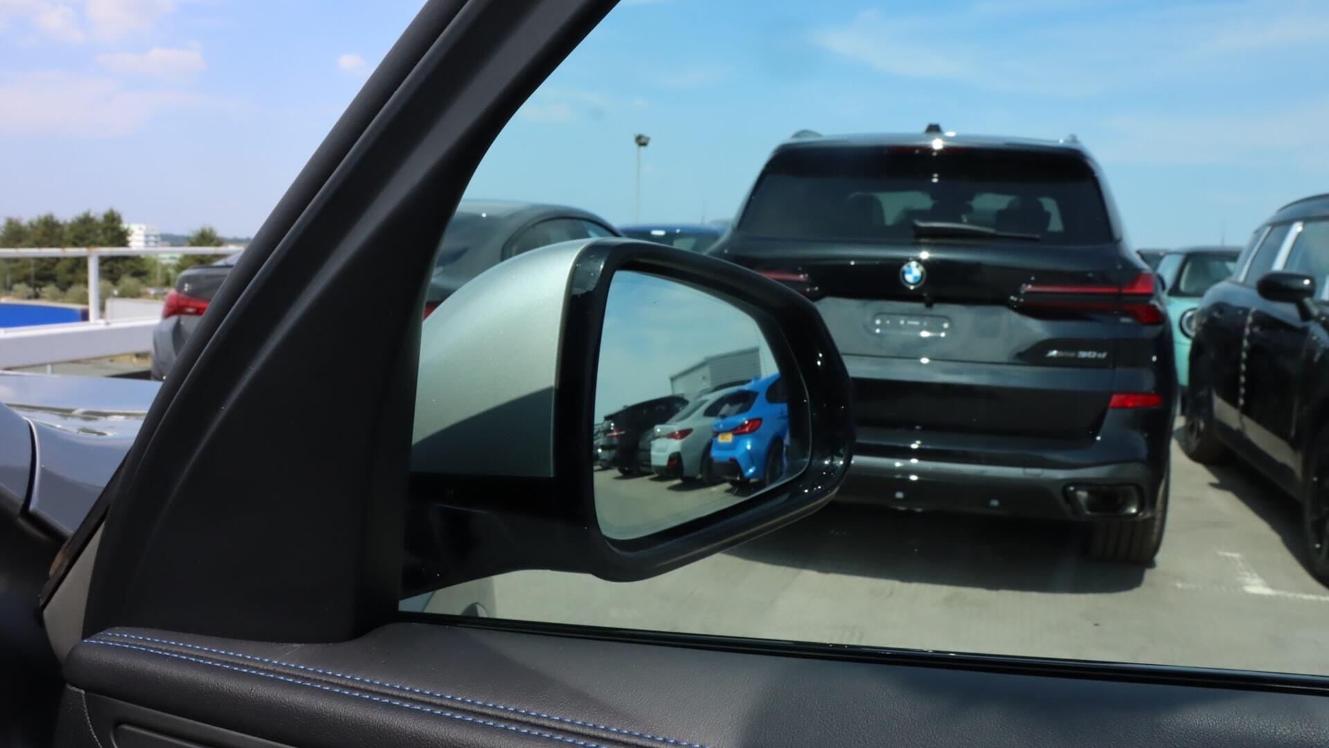 BMW Ix1 view 21