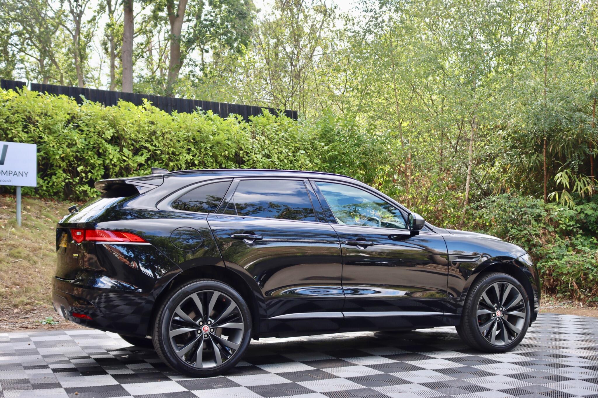 Jaguar F-Pace view 19