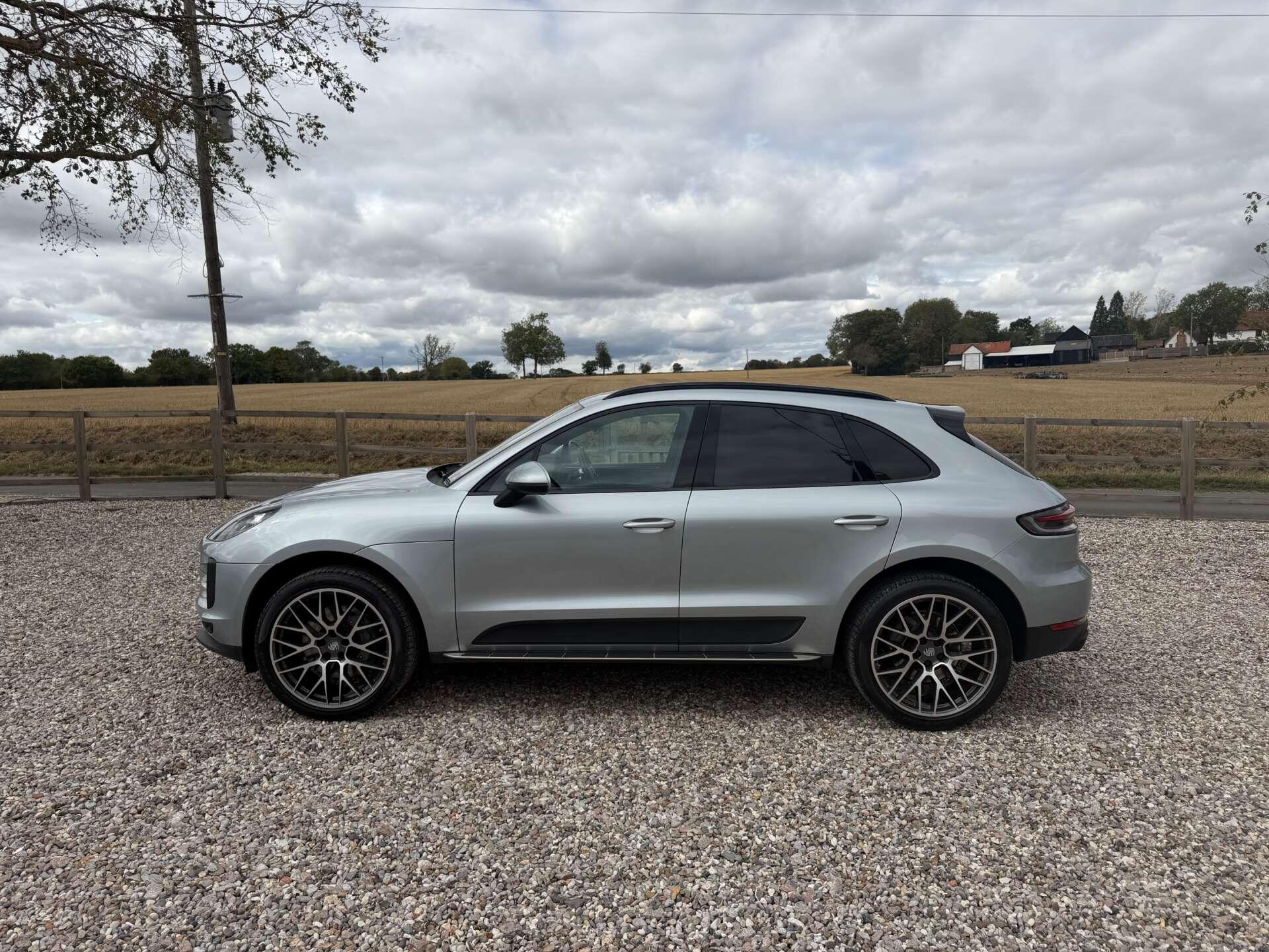 Porsche Macan view 6