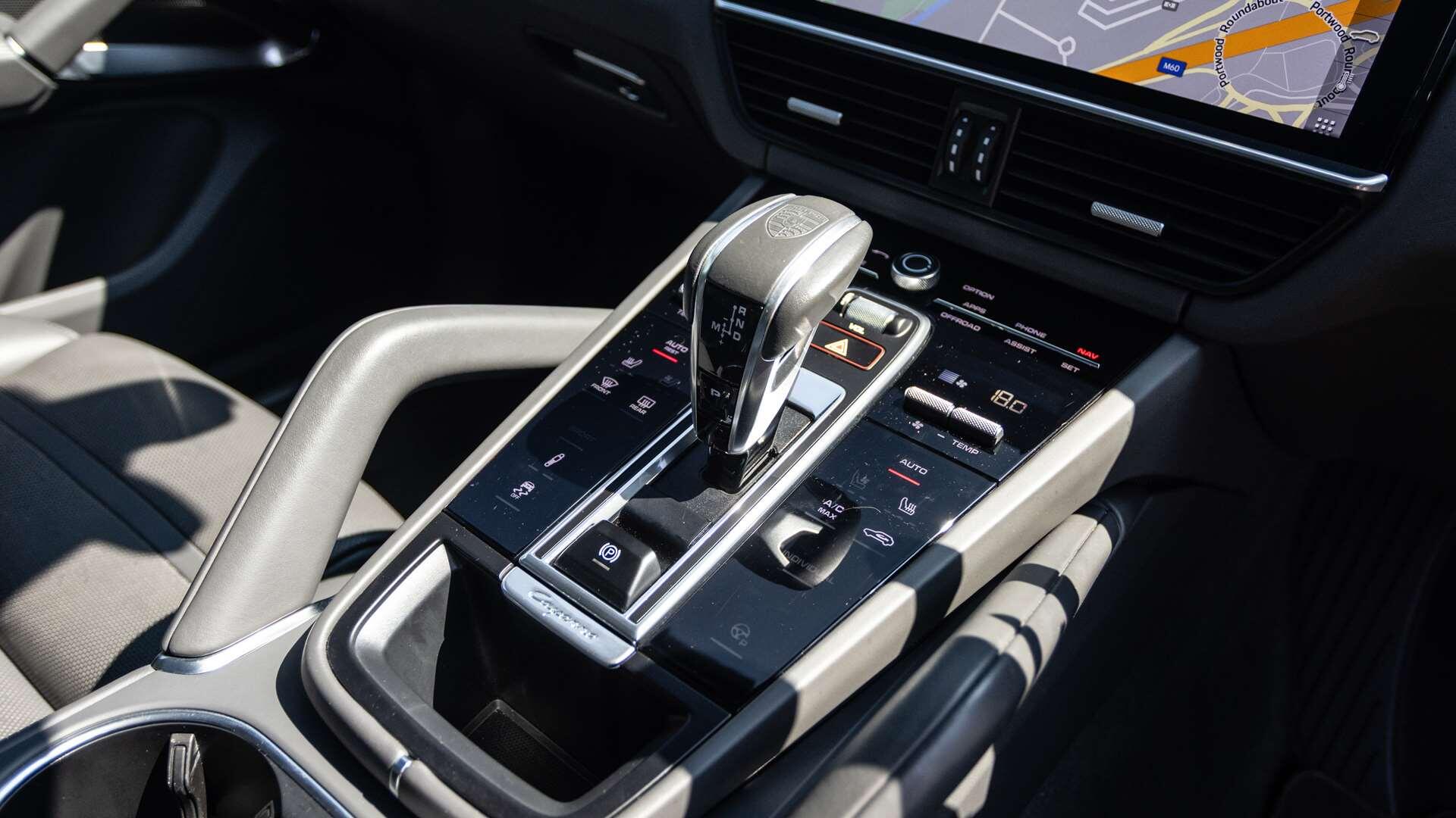 Porsche Cayenne view 25