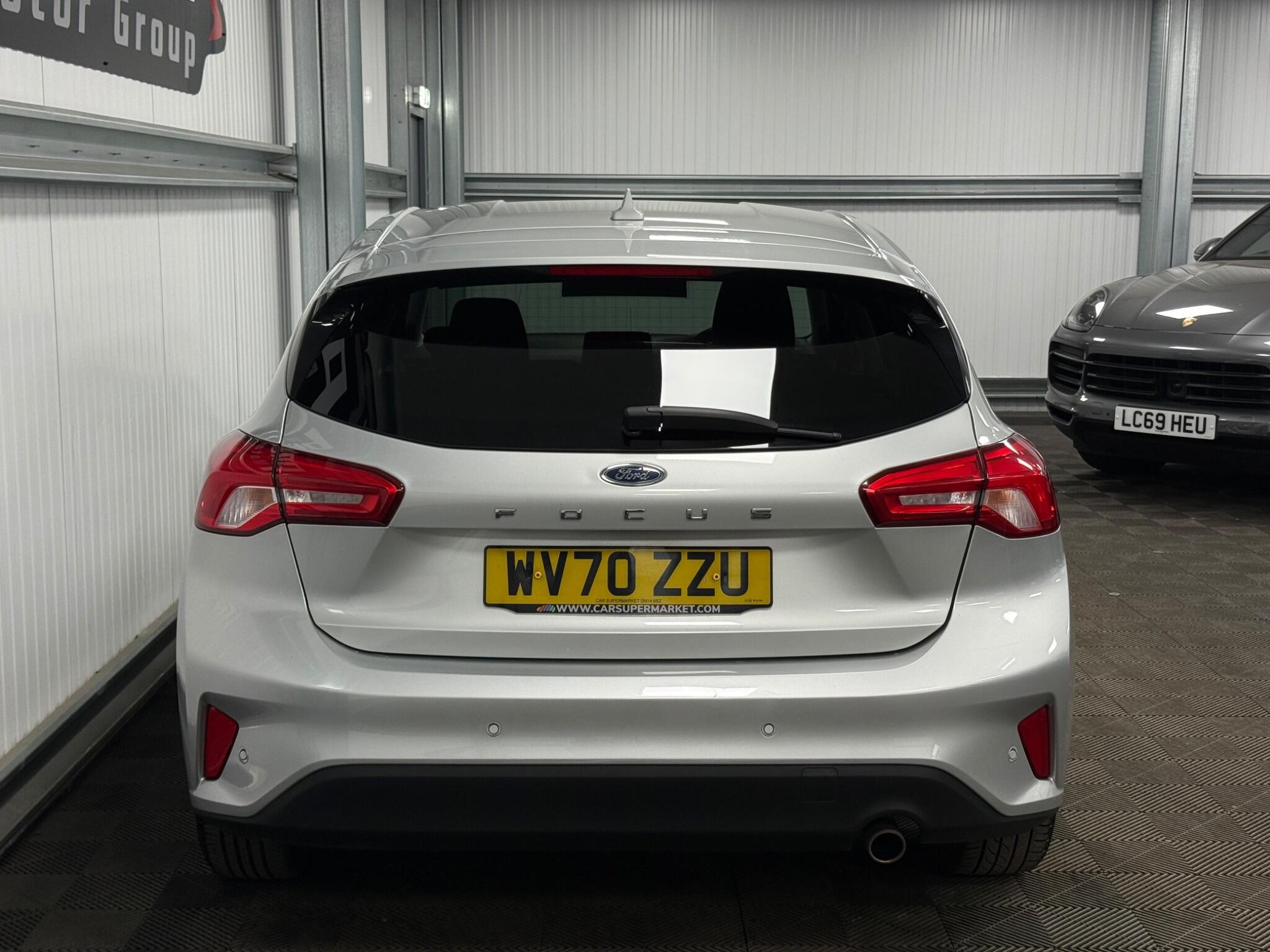 Ford Focus view 10