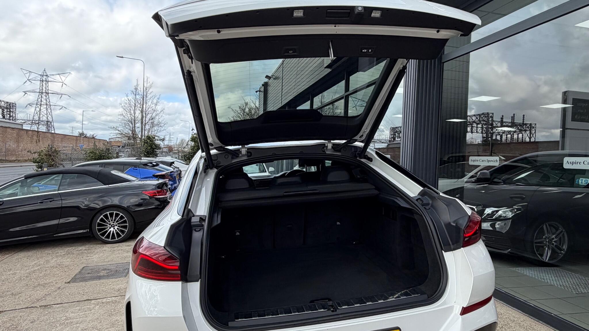 BMW X6 view 29