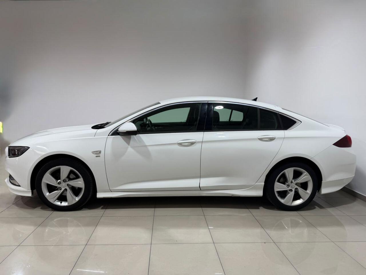 Vauxhall Insignia view 6