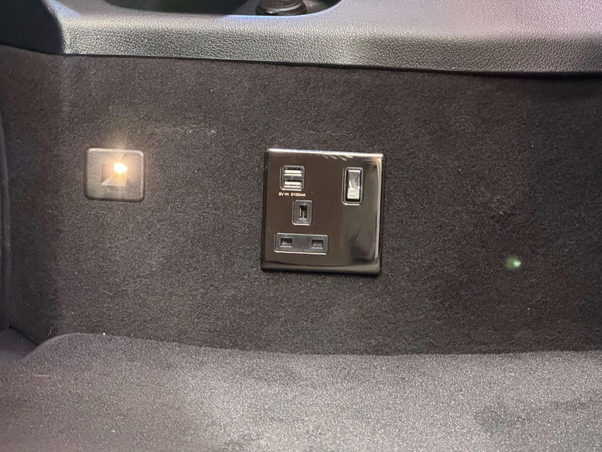 Mercedes-Benz V Class view 36