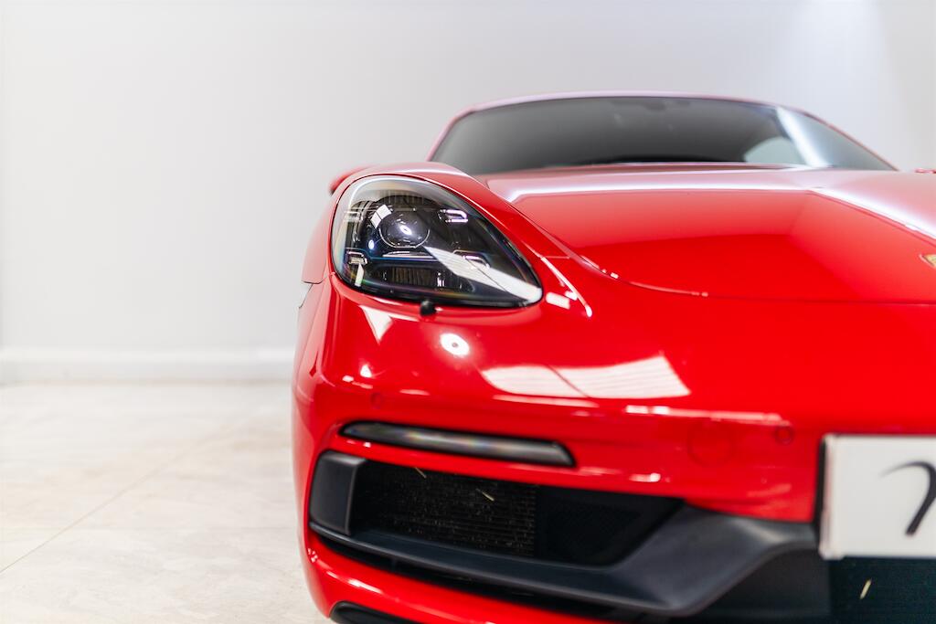 Porsche Cayman view 13
