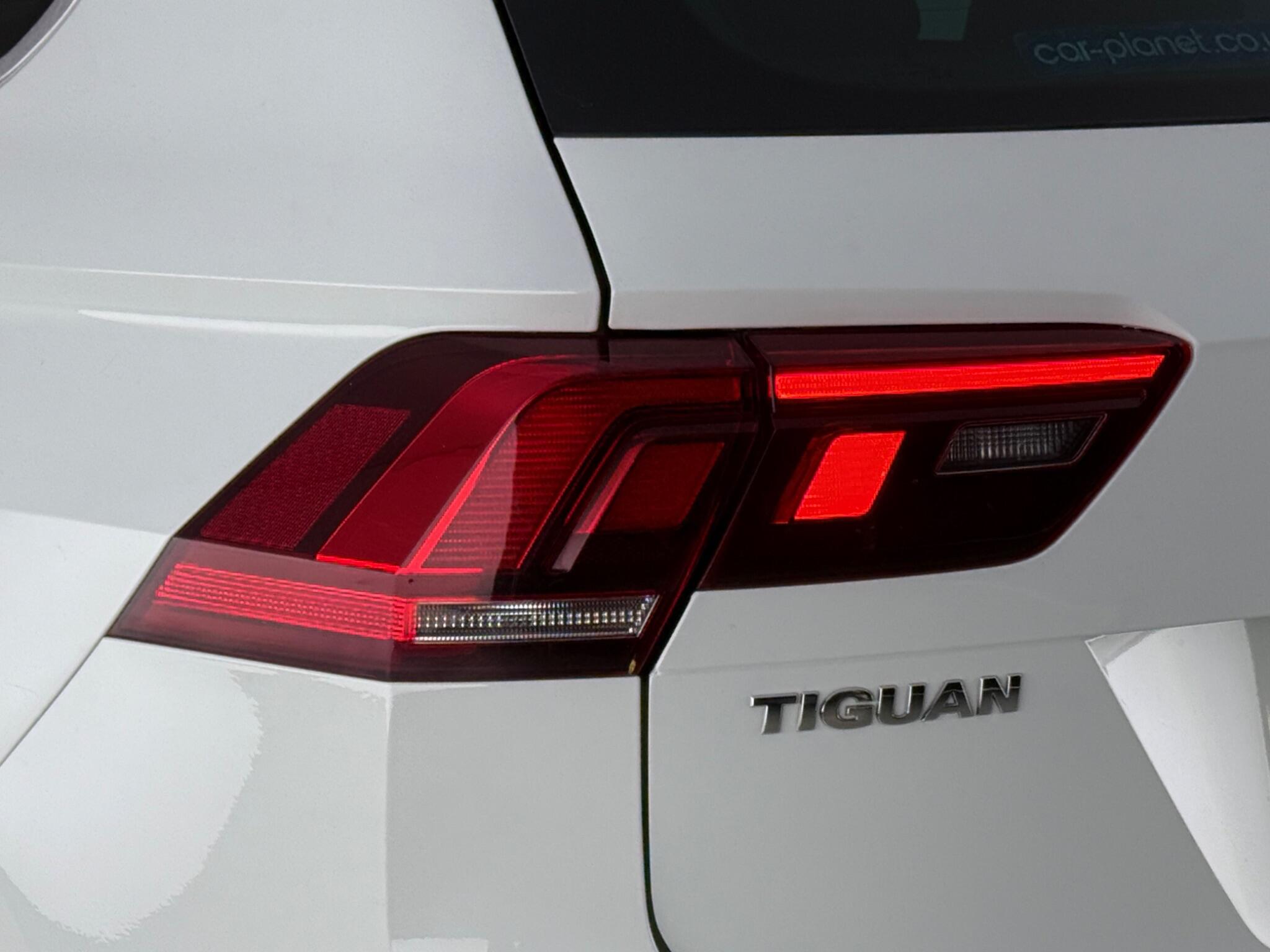 Volkswagen Tiguan view 6