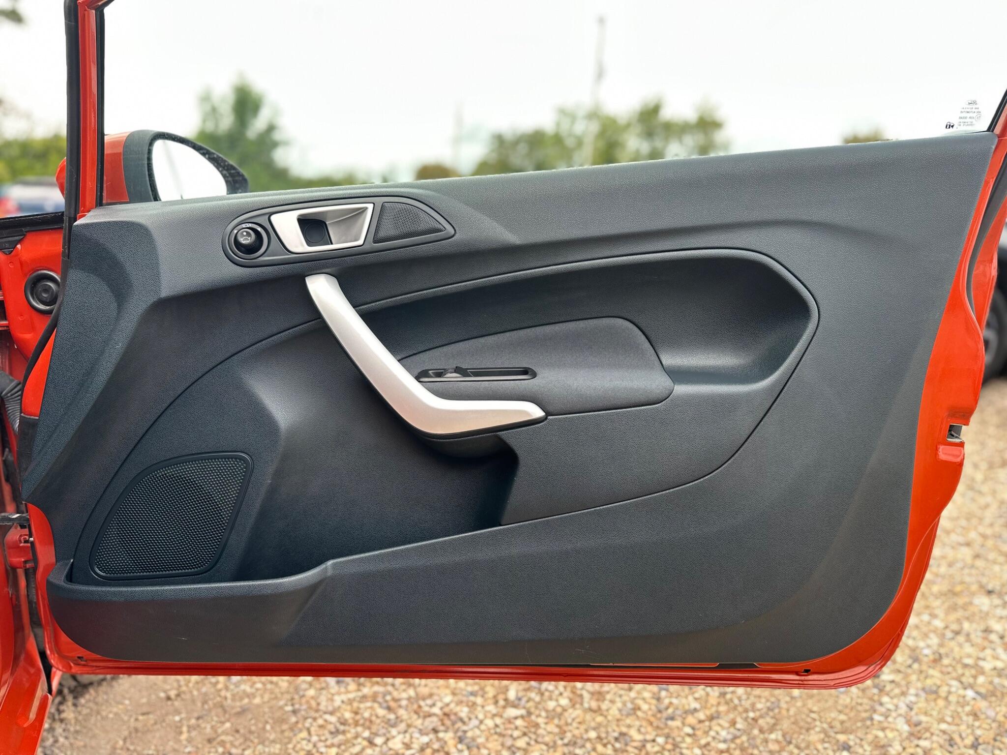 Ford Fiesta view 48