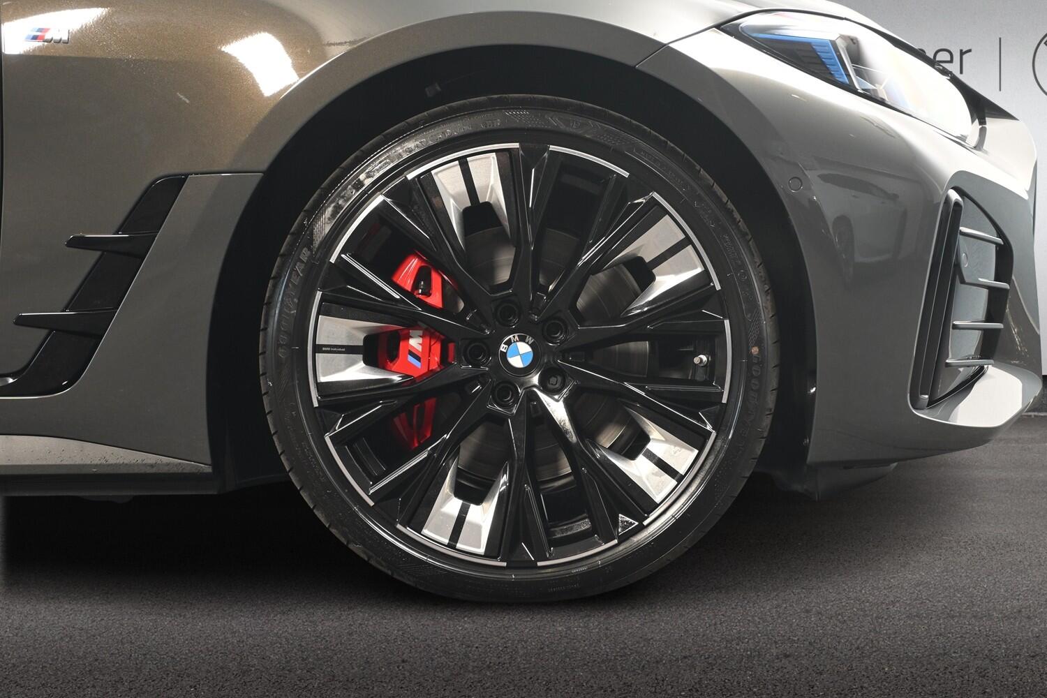 BMW i4 view 24