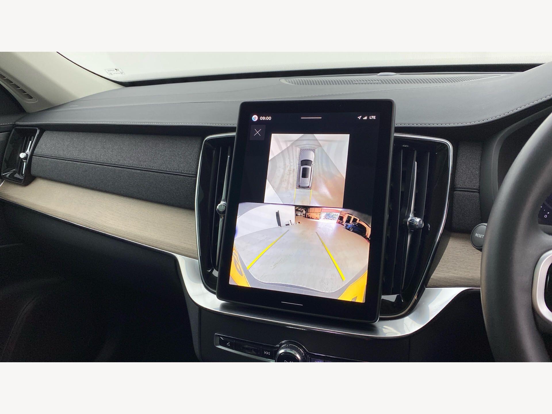 Volvo XC90 view 21