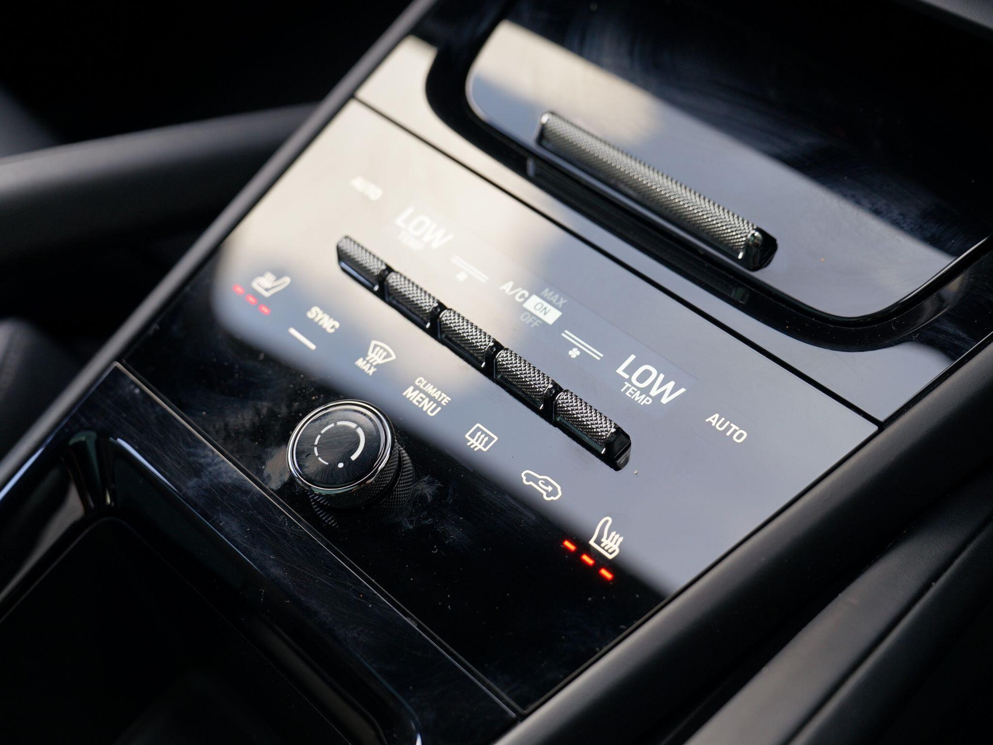 Porsche Cayenne view 128