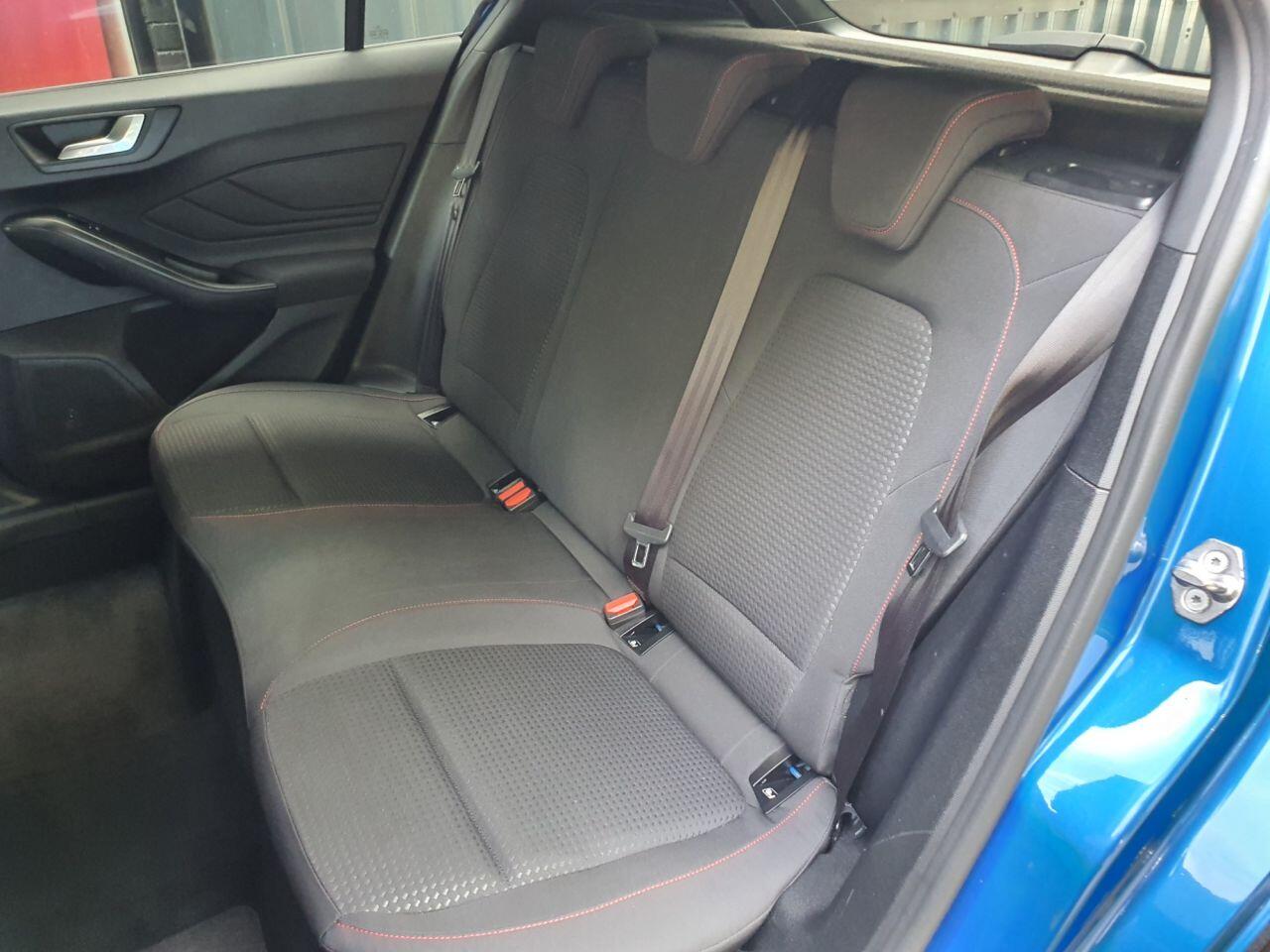 Ford Focus view 23