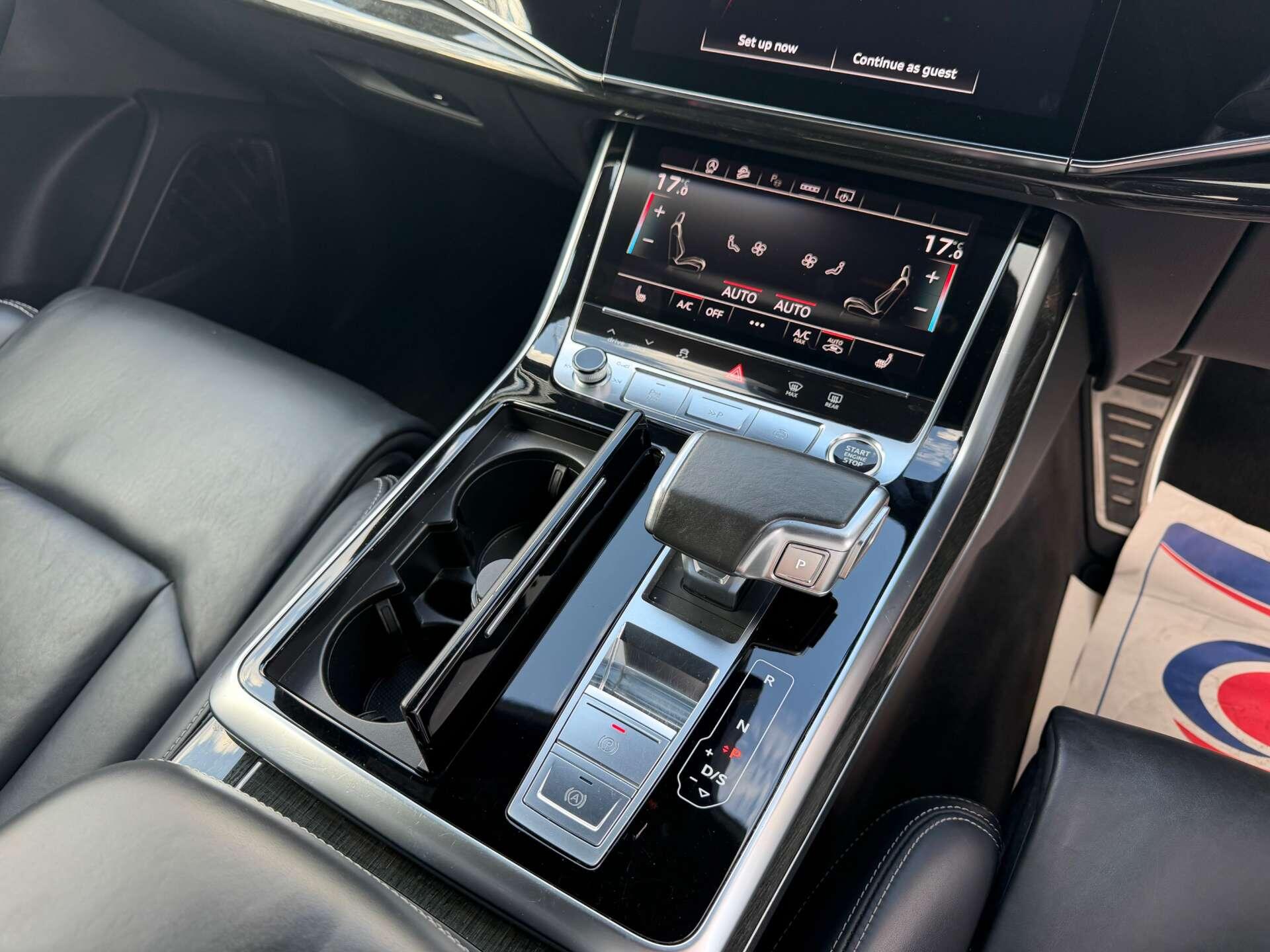 Audi Q8 view 19