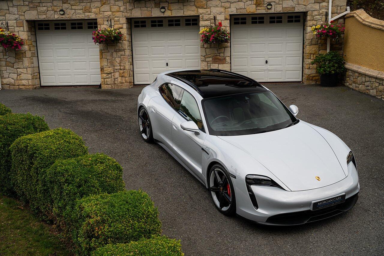 Porsche Taycan view 73