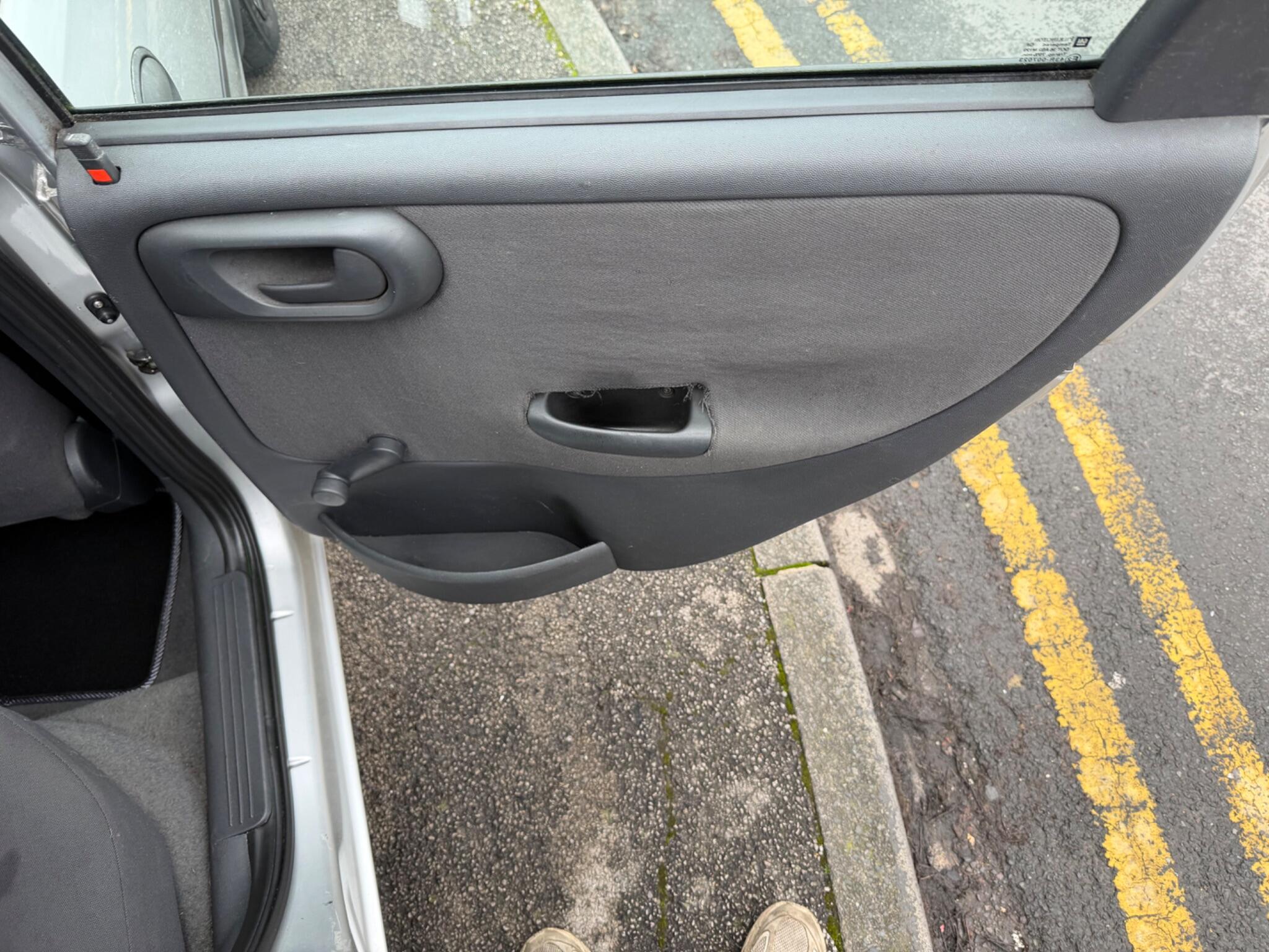 2002 Vauxhall Corsa image 40