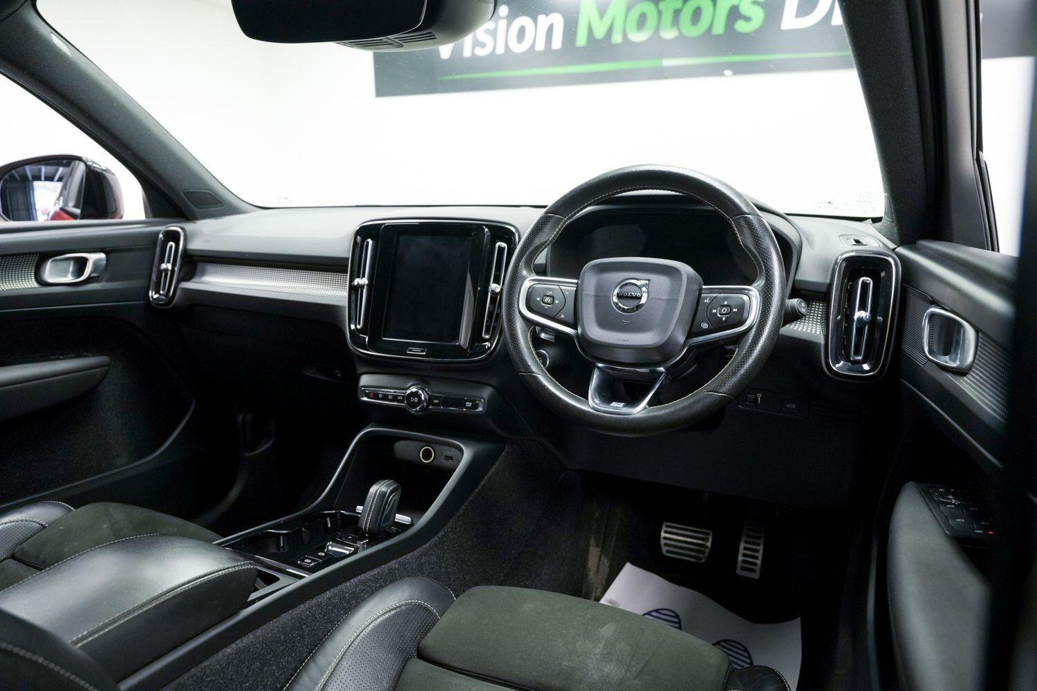 Volvo XC40 view 5