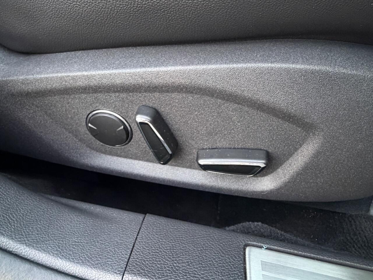 Ford Mondeo view 14