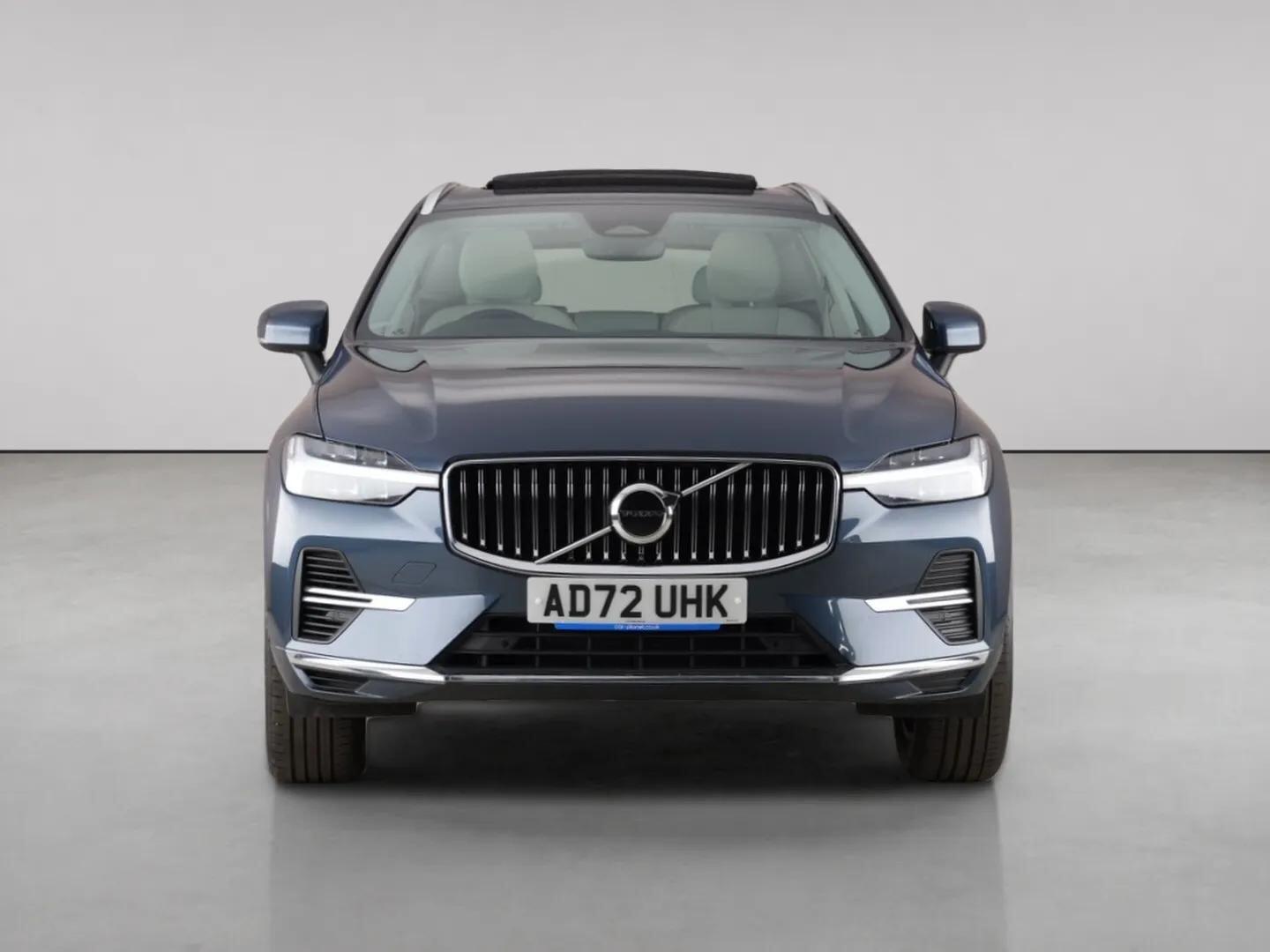 Volvo XC60 view 2
