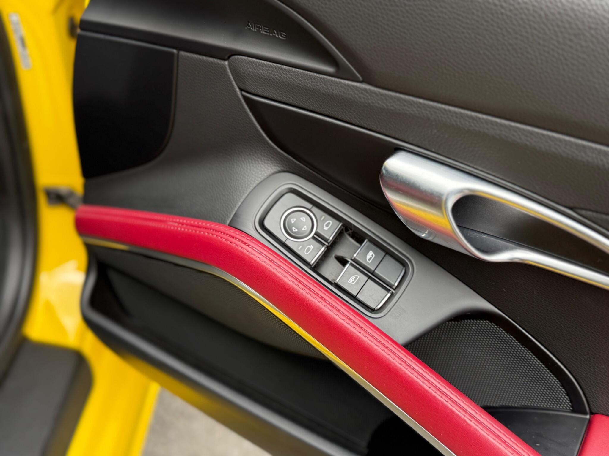 Porsche 718 Cayman view 21