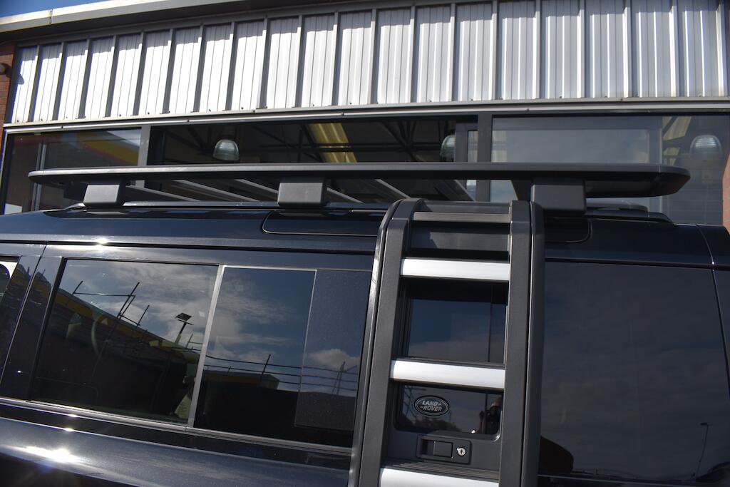 Land Rover Defender view 27