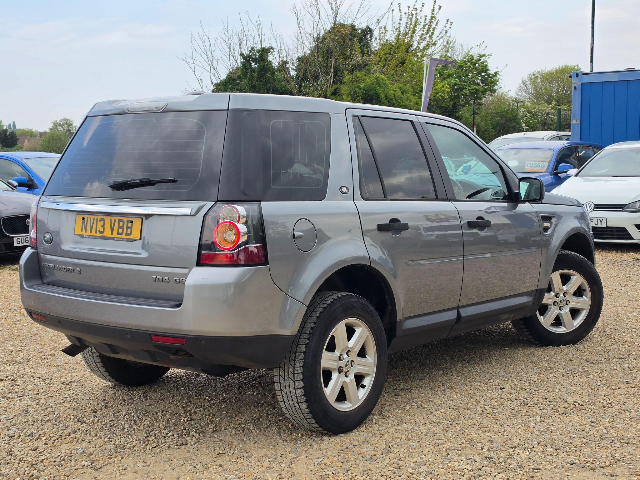 Land Rover Freelander 2 view 3