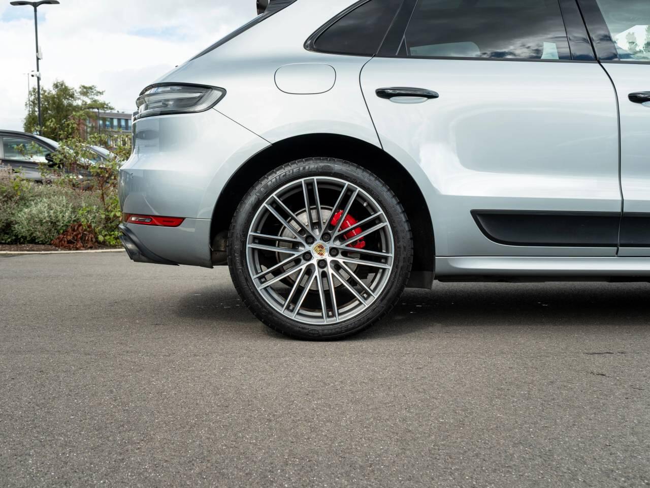 Porsche Macan view 13