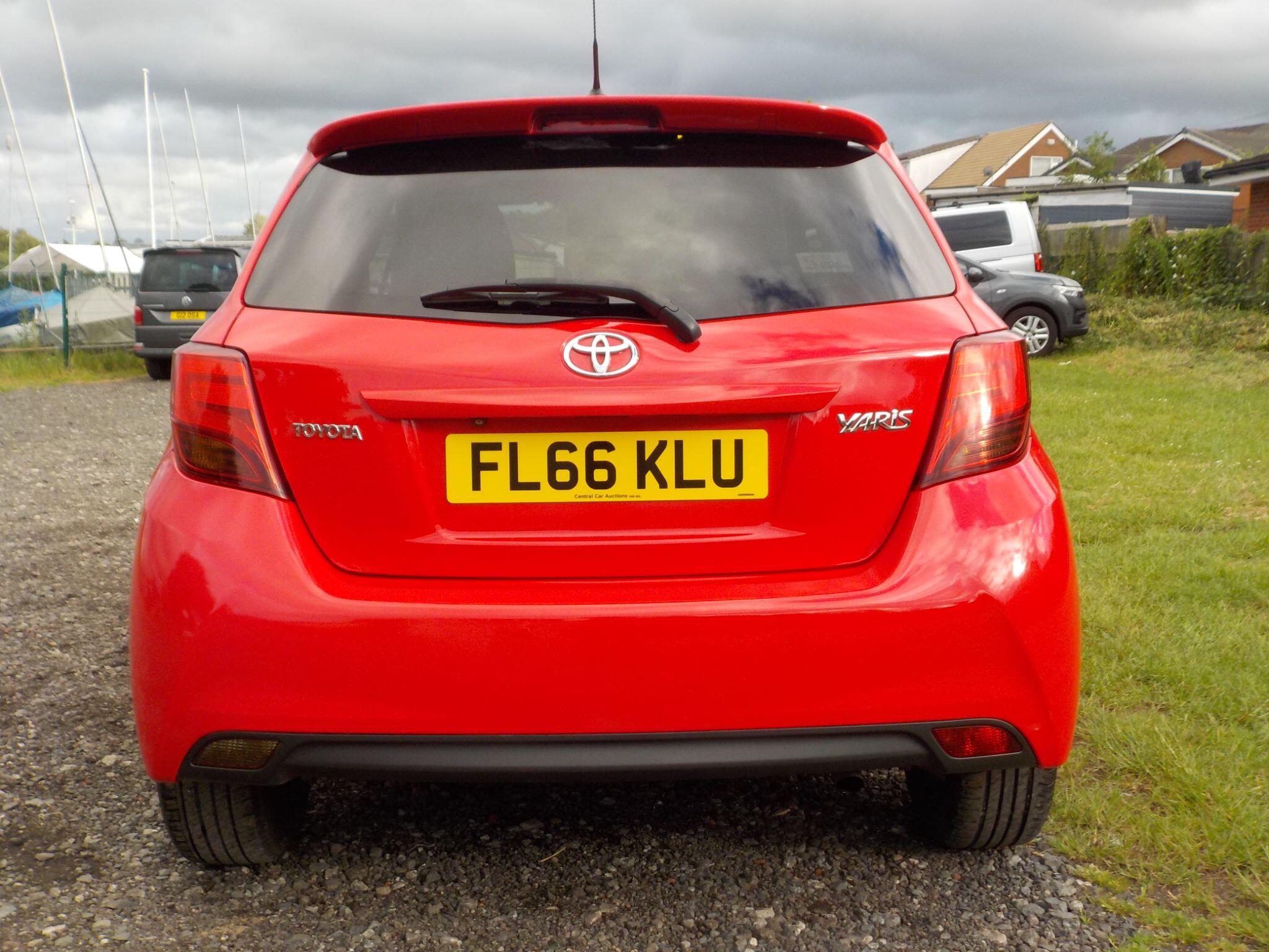 Toyota Yaris 1.33 Dual VVT-i Design Euro 6 5dr