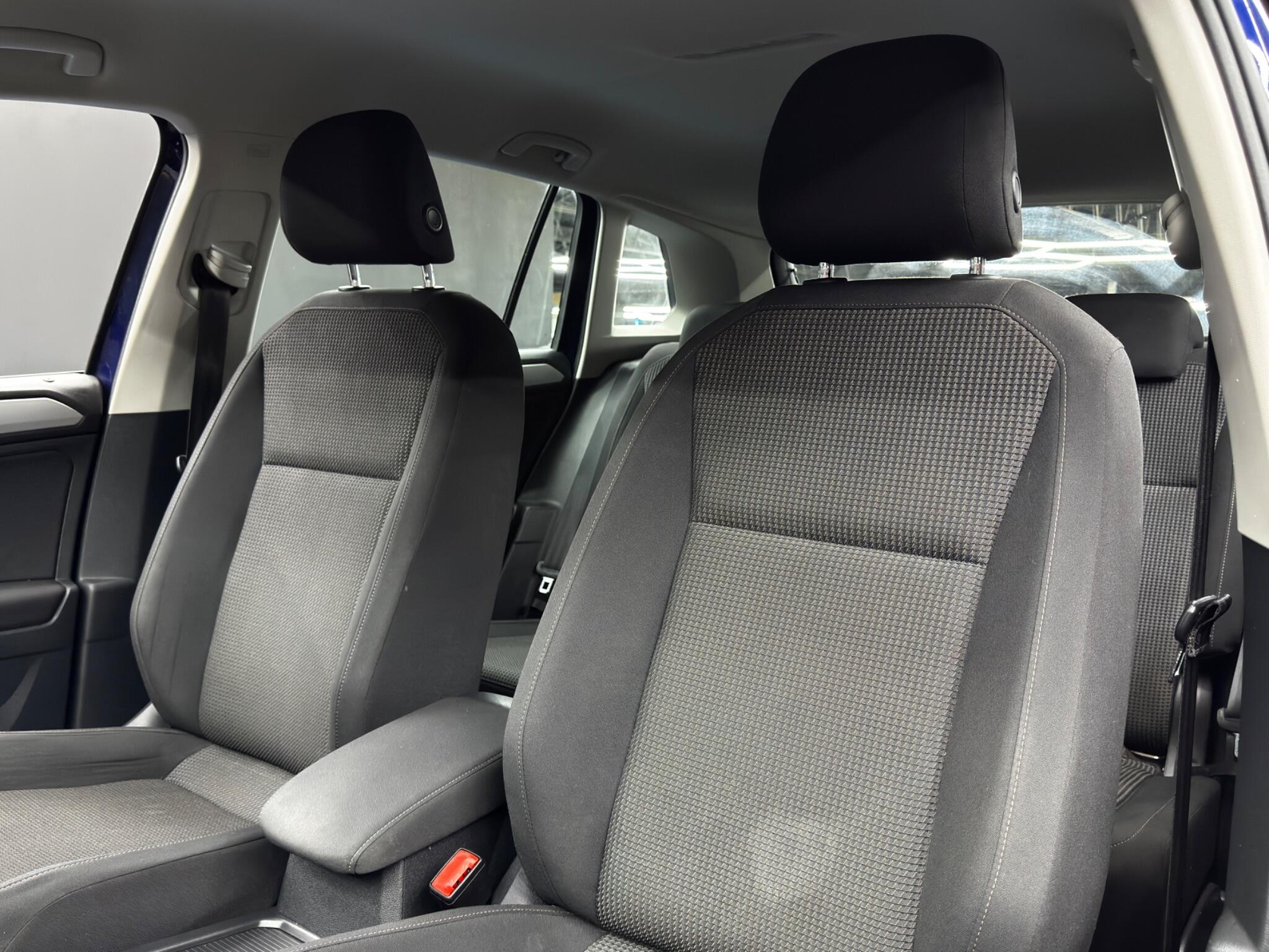 Volkswagen Tiguan view 13