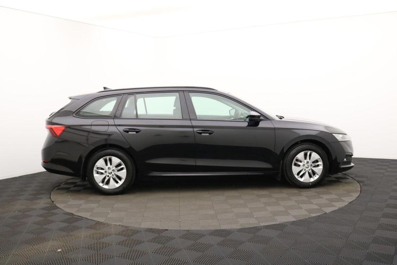 Skoda Octavia view 2