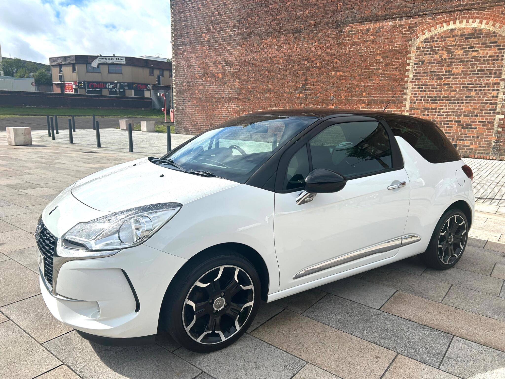 DS Automobiles DS 3 view 3