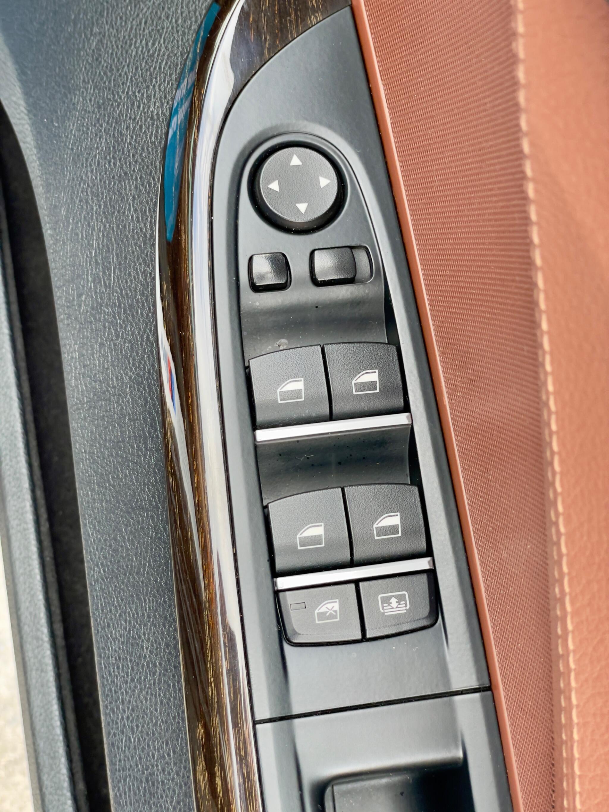 BMW 6 Series view 35