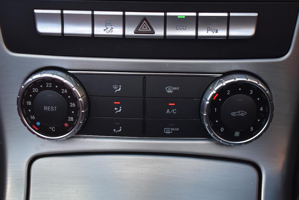 Mercedes-Benz SLK view 50