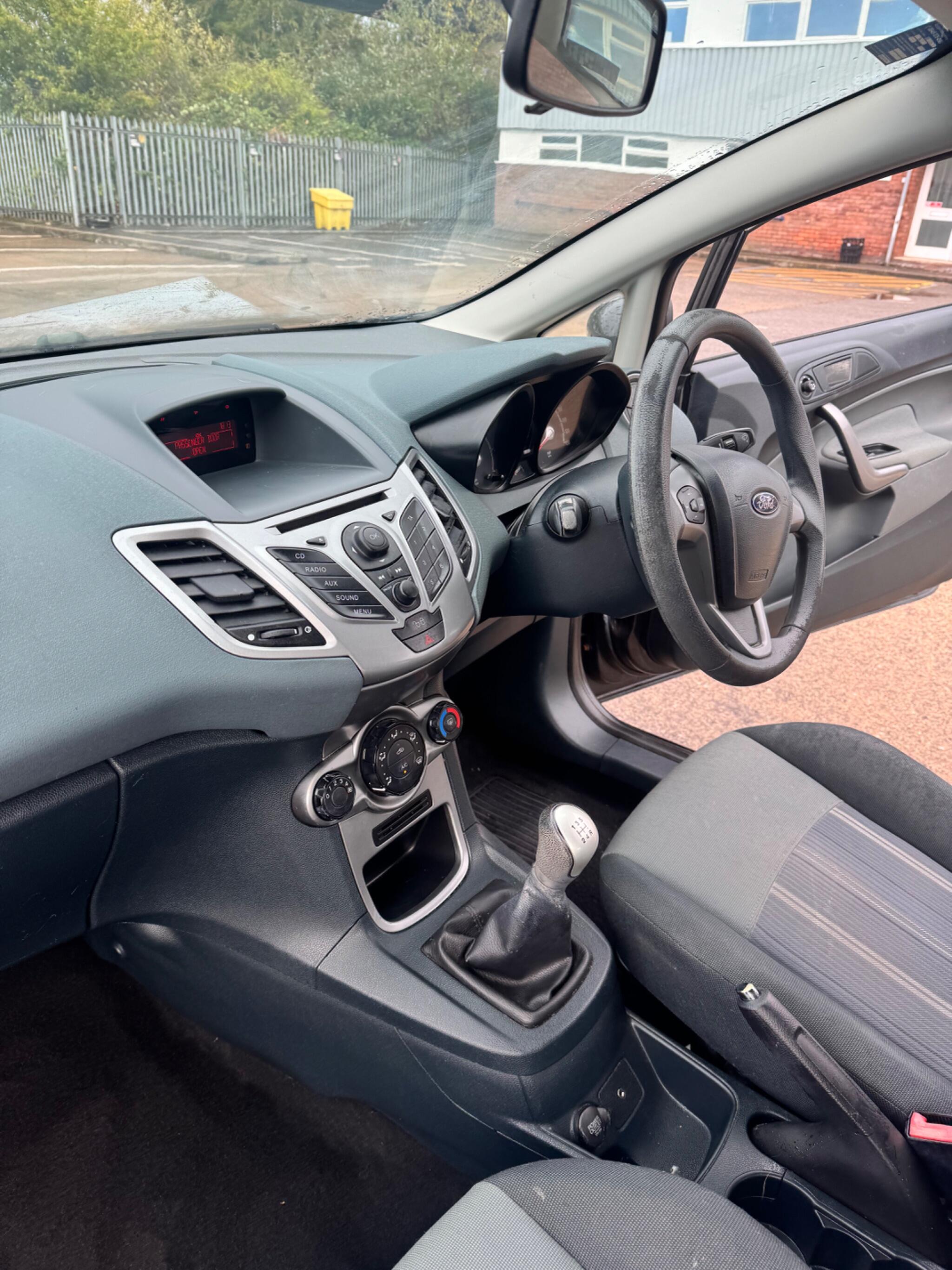 Ford Fiesta view 22