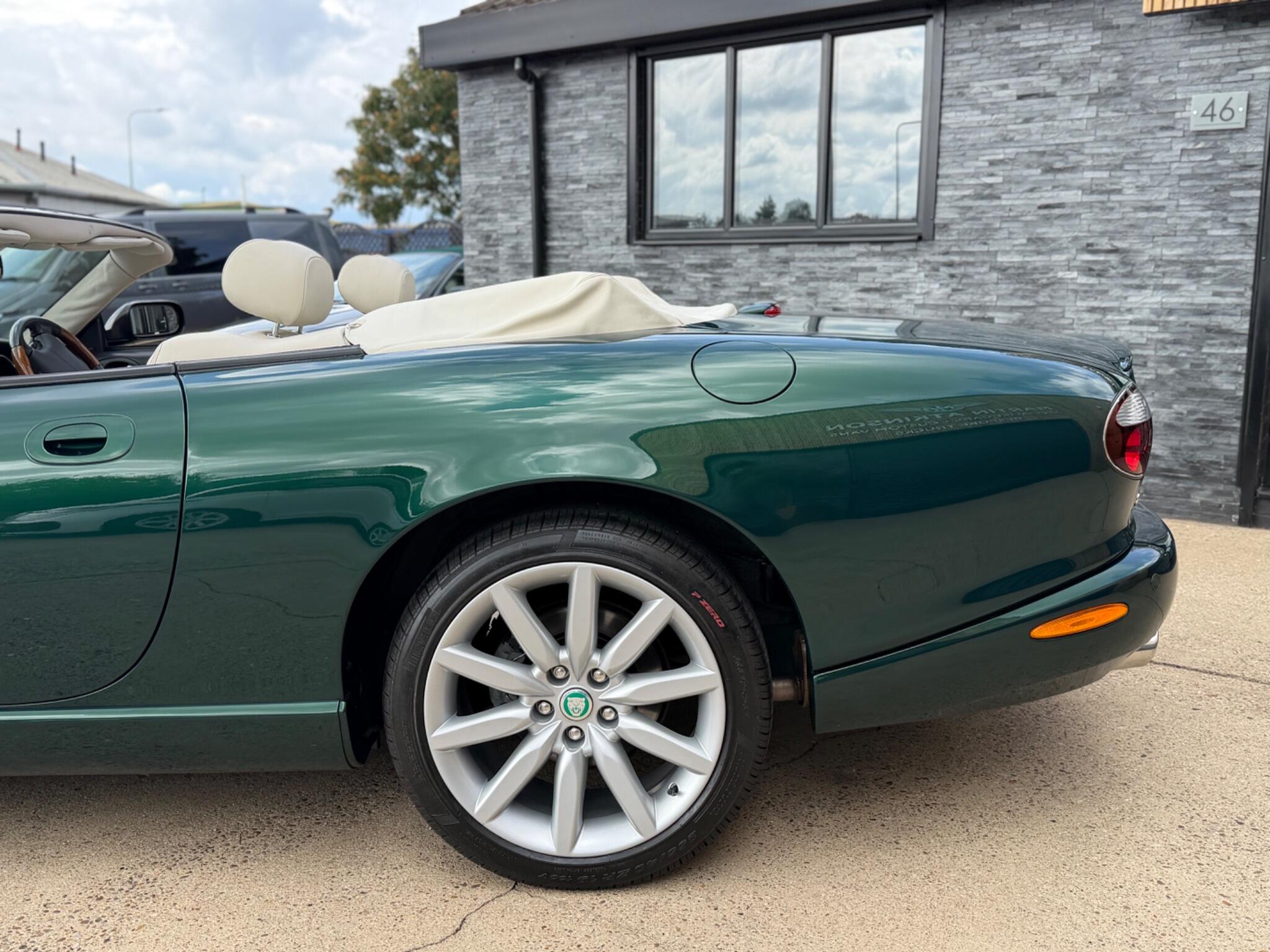Jaguar XK8 view 78