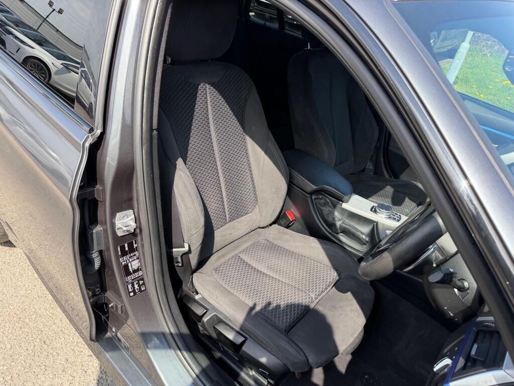 BMW 3 Series view 17