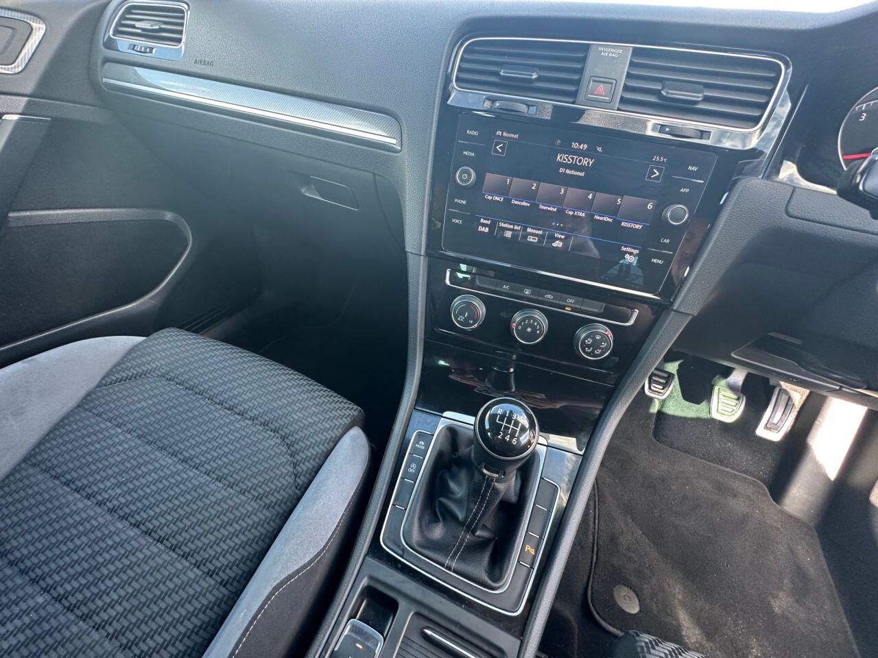 Volkswagen Golf view 43