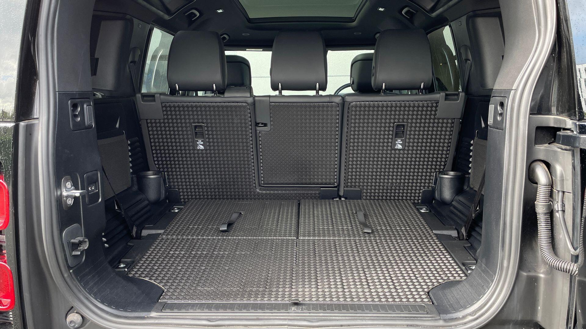Land Rover Defender view 10