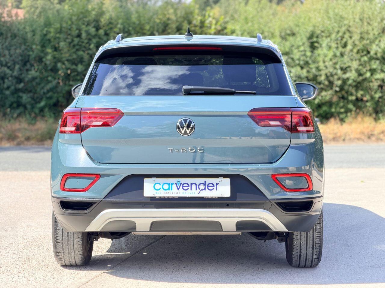 Volkswagen T-Roc view 11