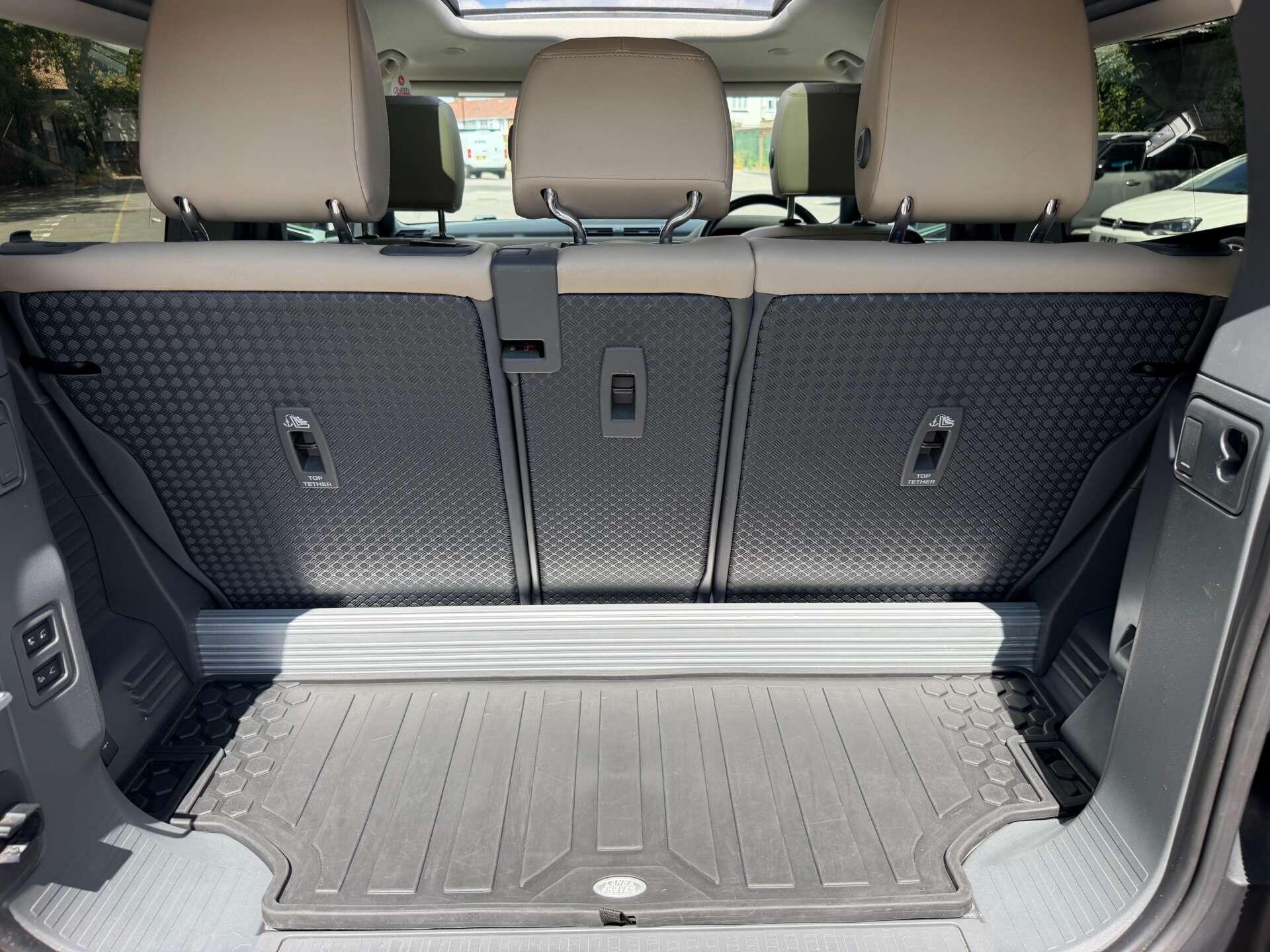 Land Rover Defender view 42