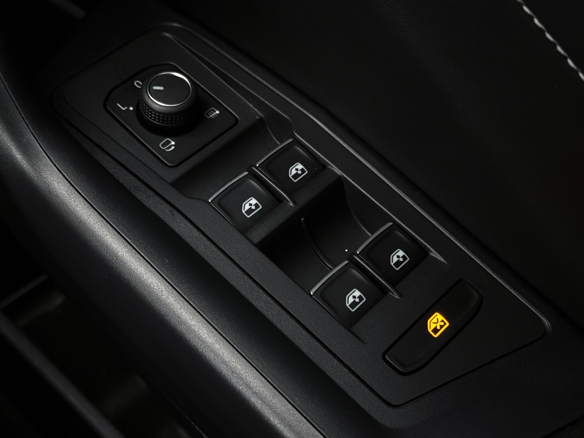 Volkswagen T-Roc view 17