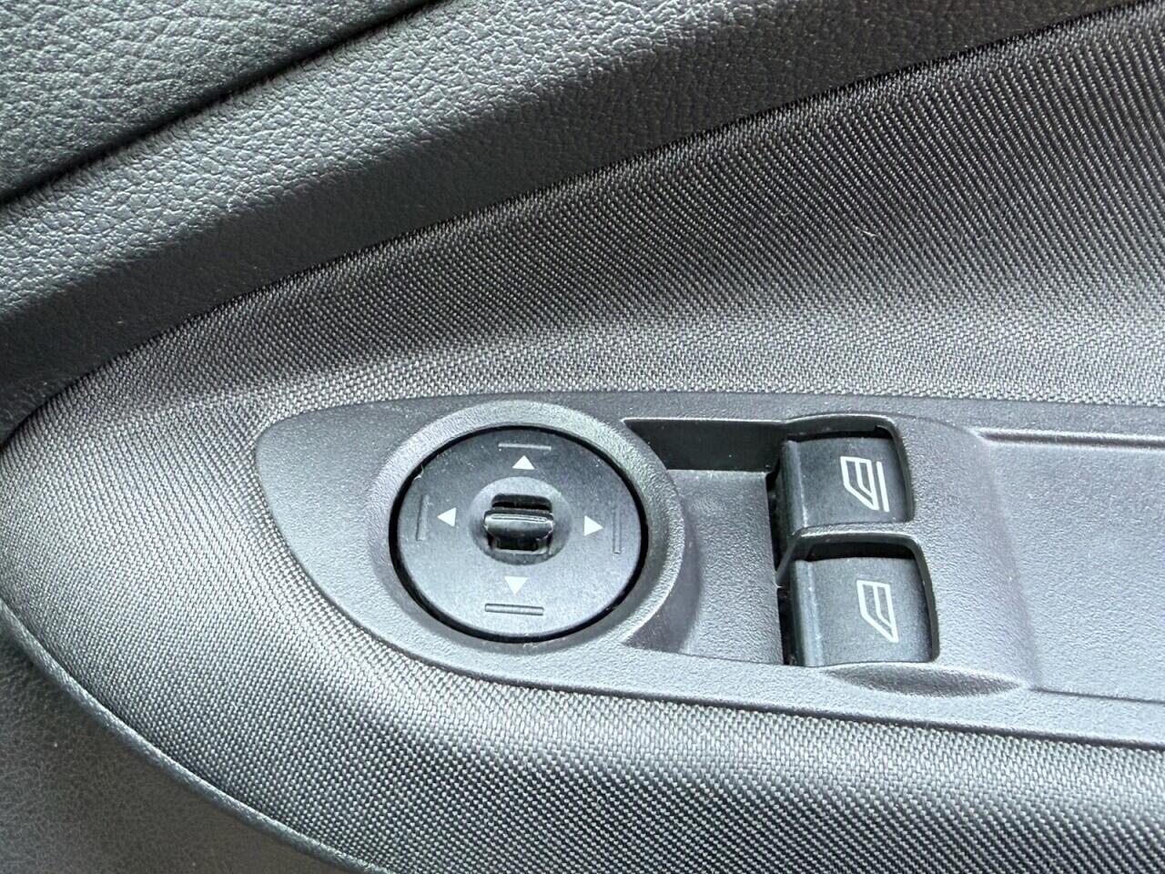Ford C-Max view 14