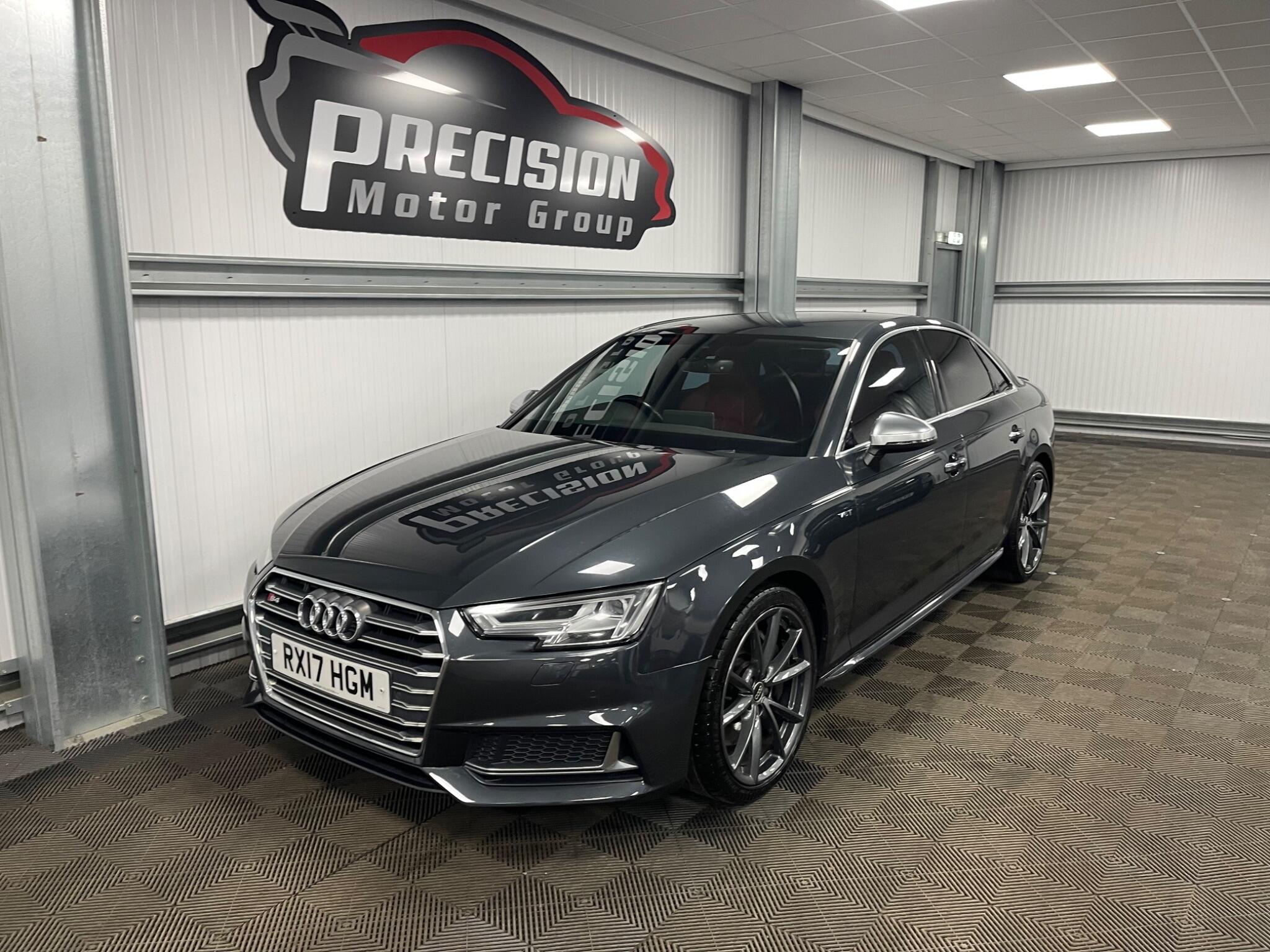 Audi S4 view 8