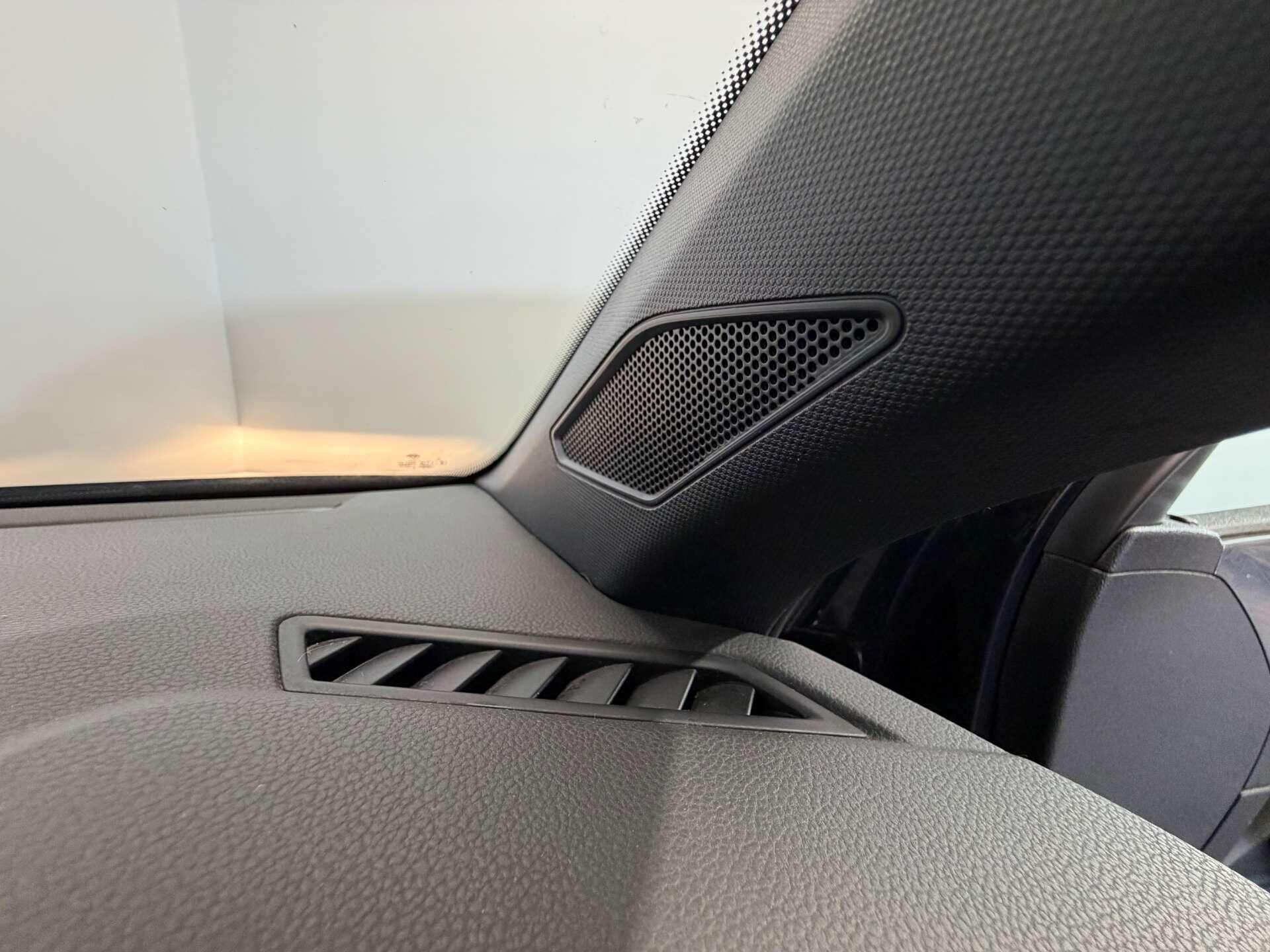 Volkswagen Polo view 24