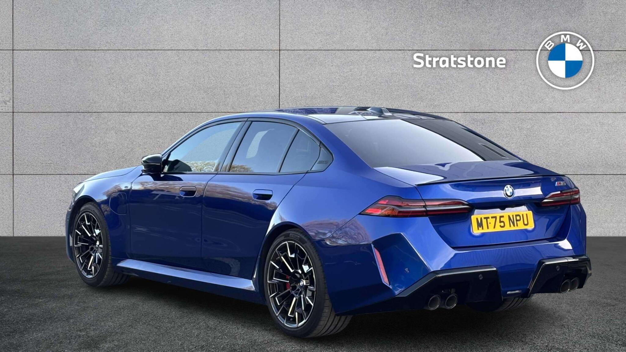 BMW M5 view 2