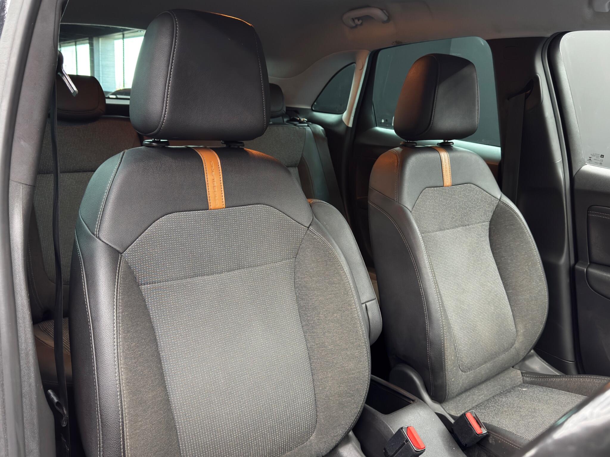 Vauxhall Crossland view 12