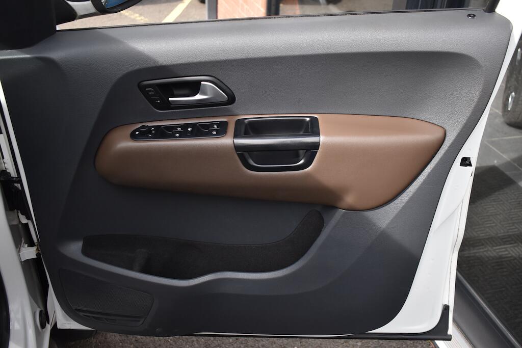 Volkswagen Amarok view 43