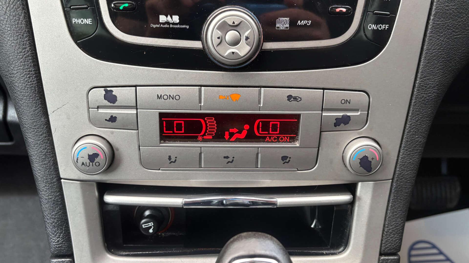 Ford S-Max view 26