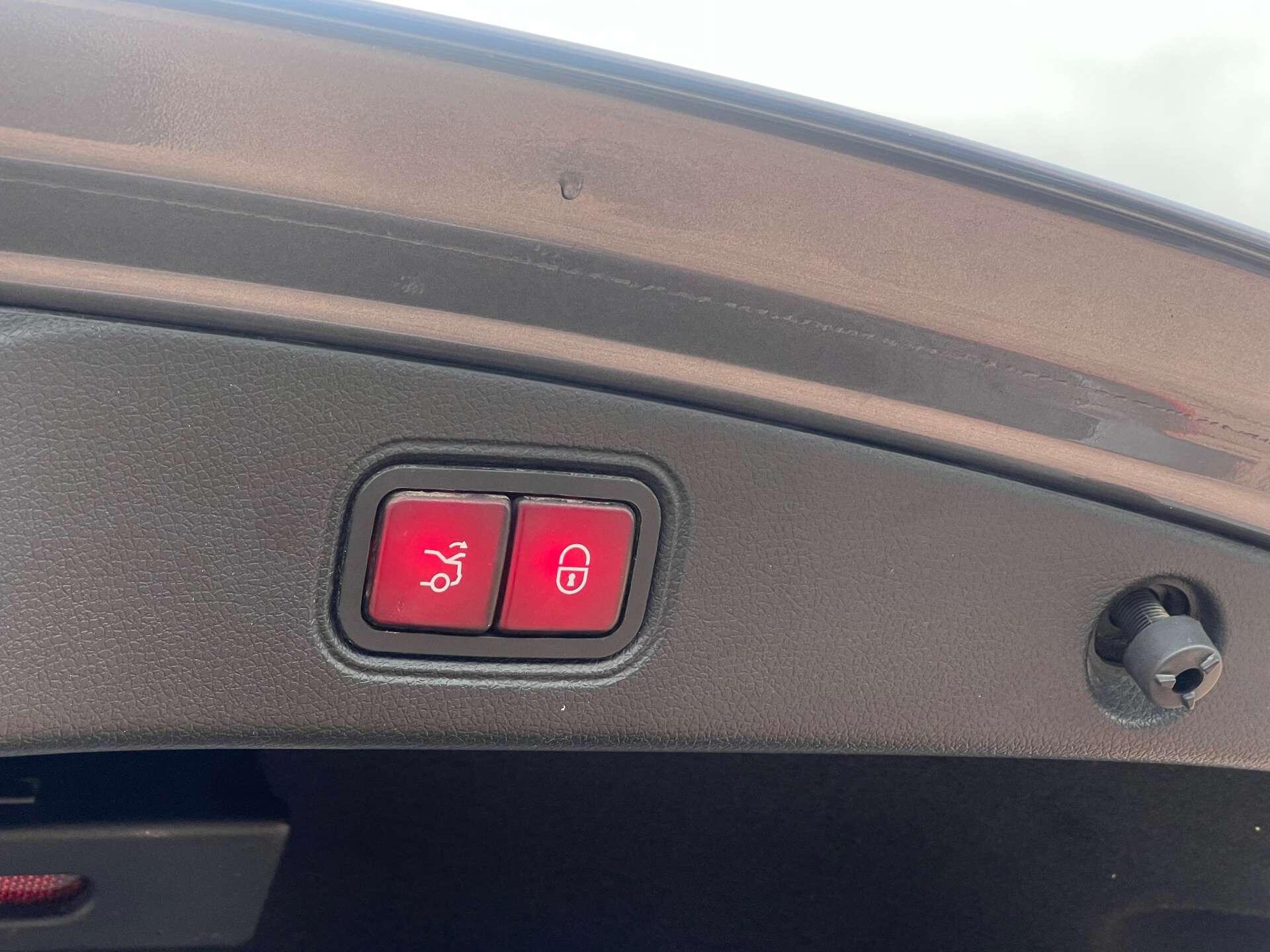 Mercedes-Benz E-Class view 57