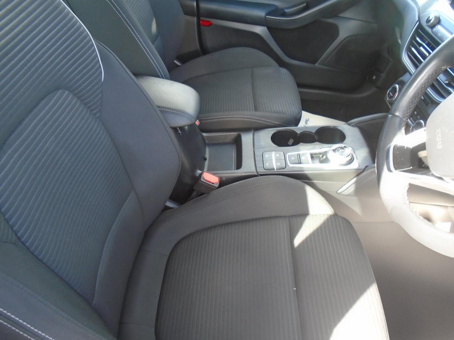 Ford Focus view 11